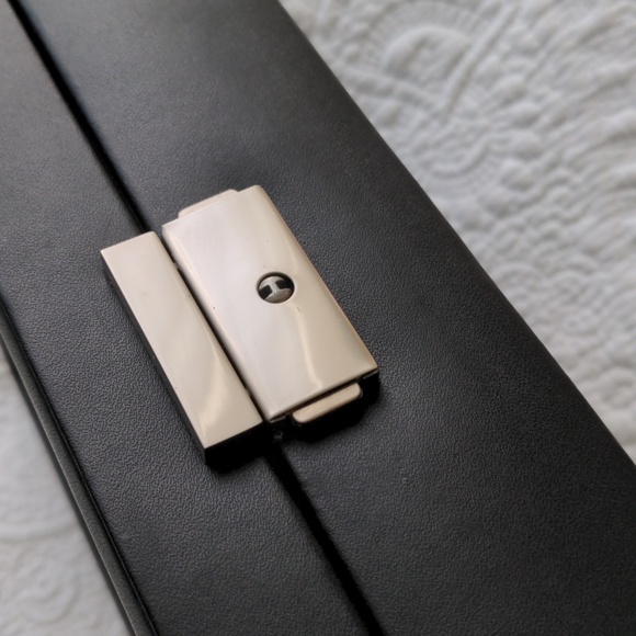 TECHSWISS Eyeglasses & Sunglasses Storage Case in Black Leather - Picture 6 of 14